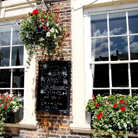 The Kings Head Hotel, Richmond, North Yorkshire - The Coaching Group ホテル リッチモンド
